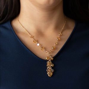 Golden cluster necklace set